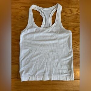 Lululemon Swiftly Tech Racerback Women’s Tank Top.